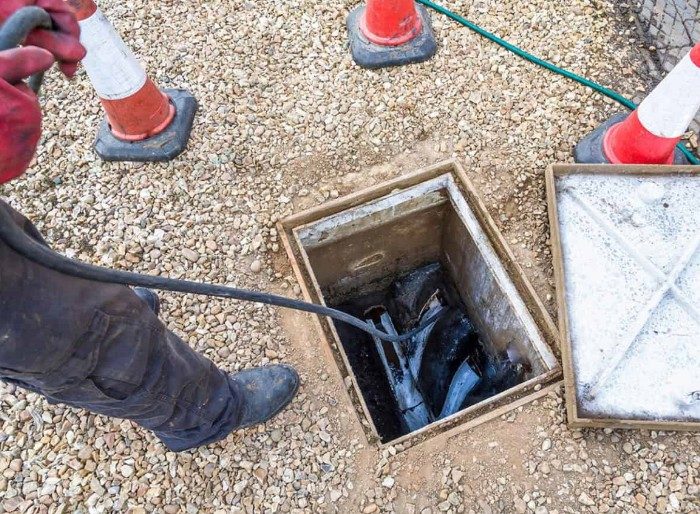 Clearing Drains With Pipes