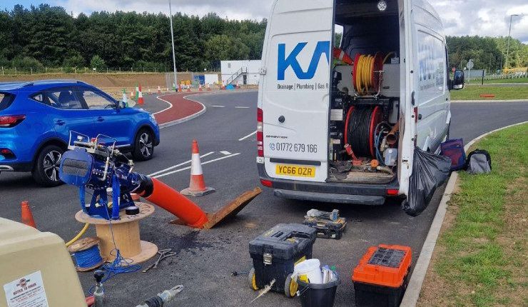 KAM drainage Van Open On Road Clearing Drain